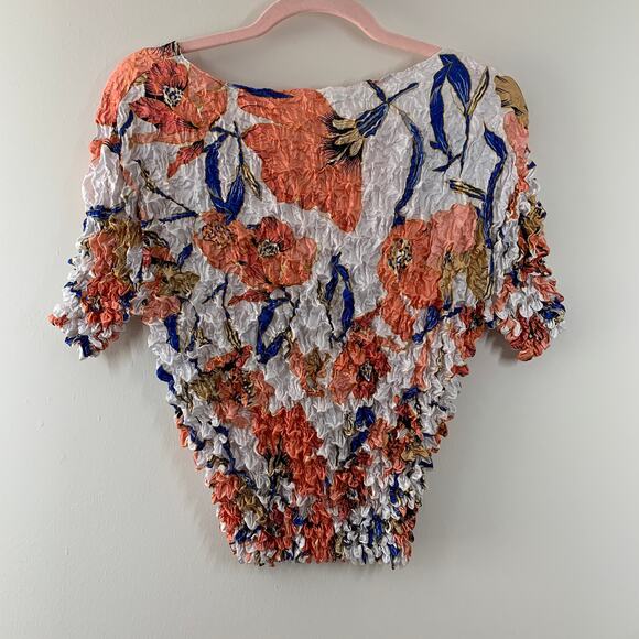 F.C White Peach and Blue Stretchy Popcorn Short Sleeve Blouse Small - Picture 5 of 6